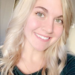 Meet your Posher, Macee